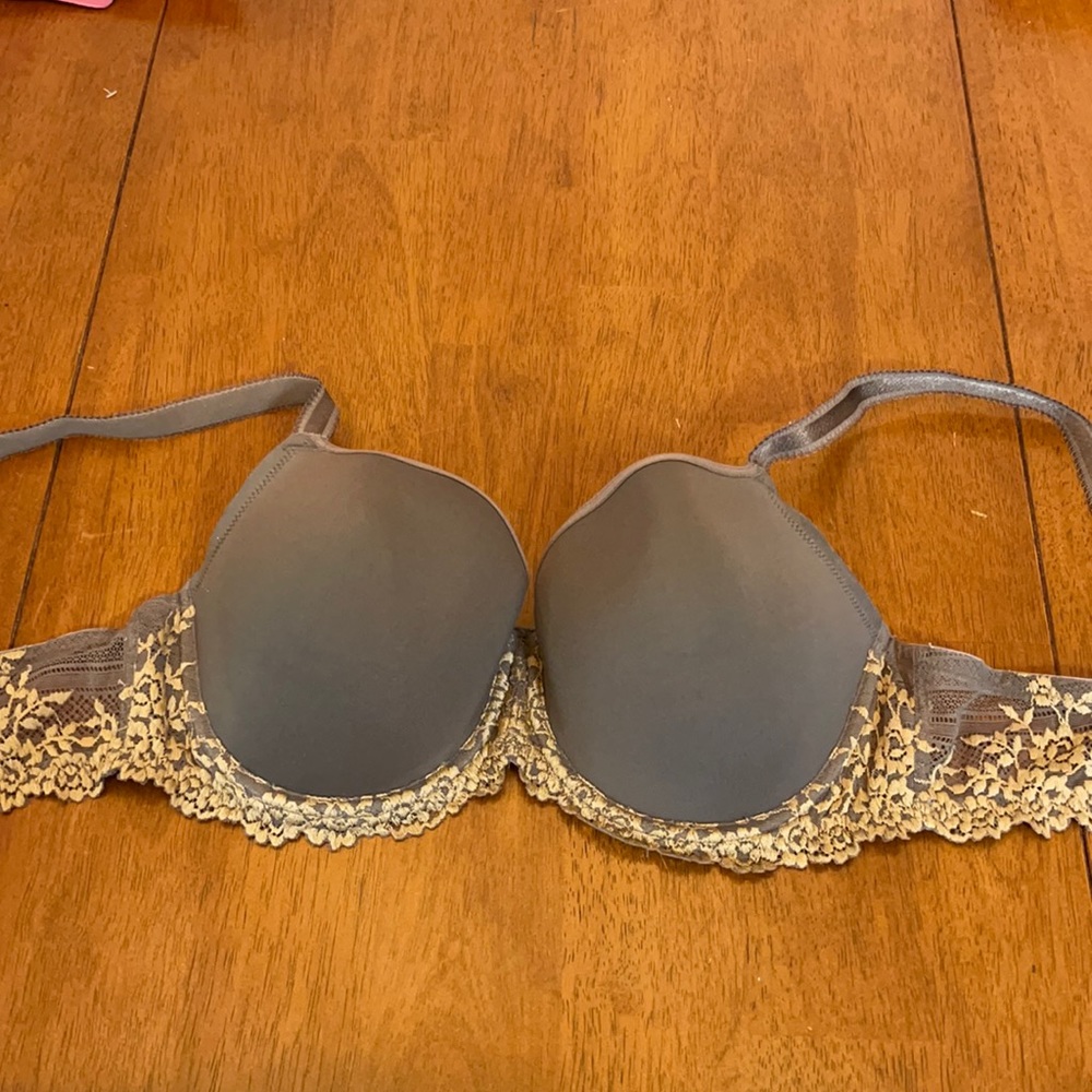 Wacoal Bra size 36D